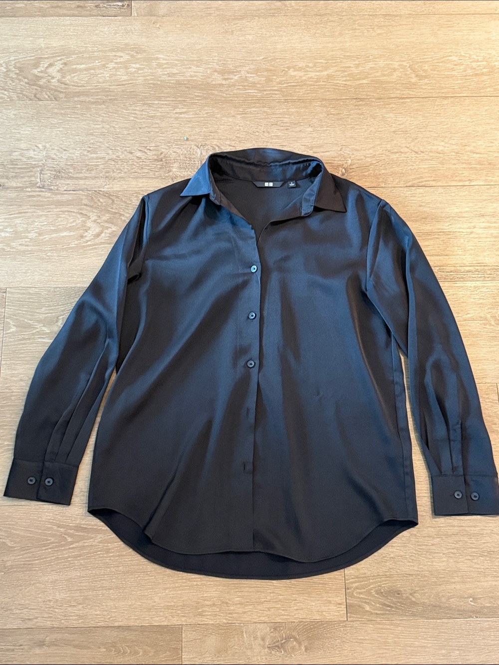 Uniqlo Women's Black Button-Down Shirt
